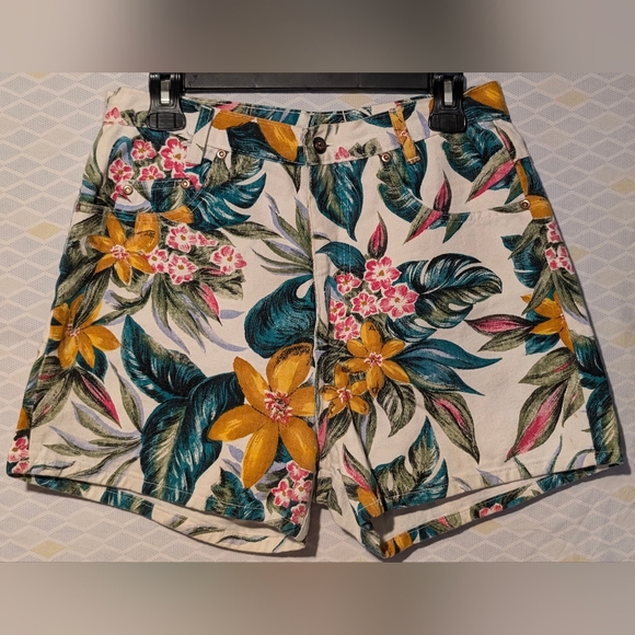 Women's Michael G shorts. Sz. 13. Like New. - Picture 1 of 4